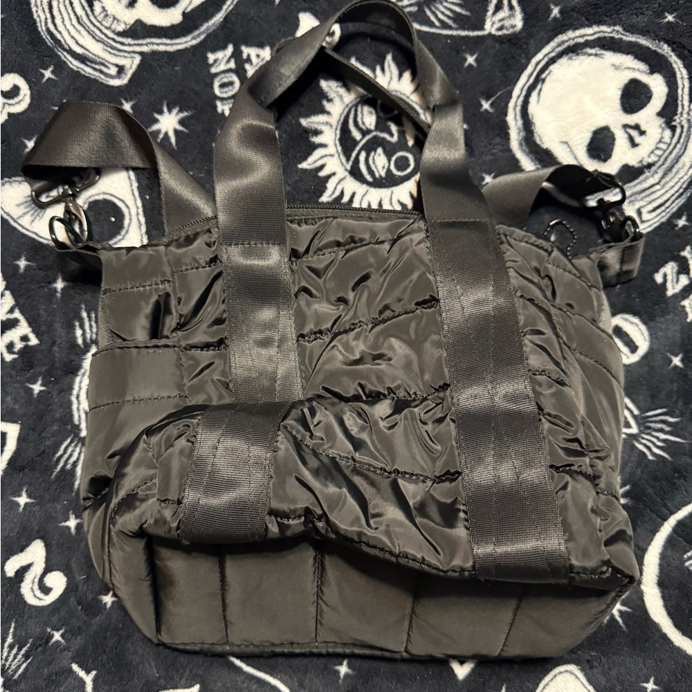 black crossbody purse